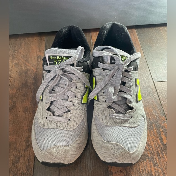 574 New Balance Women's Sneakers in Heather Gray and Neon Yellow - Picture 3 of 8